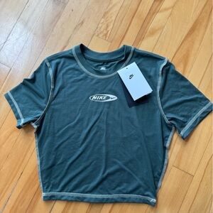 Nike slimfit crop top